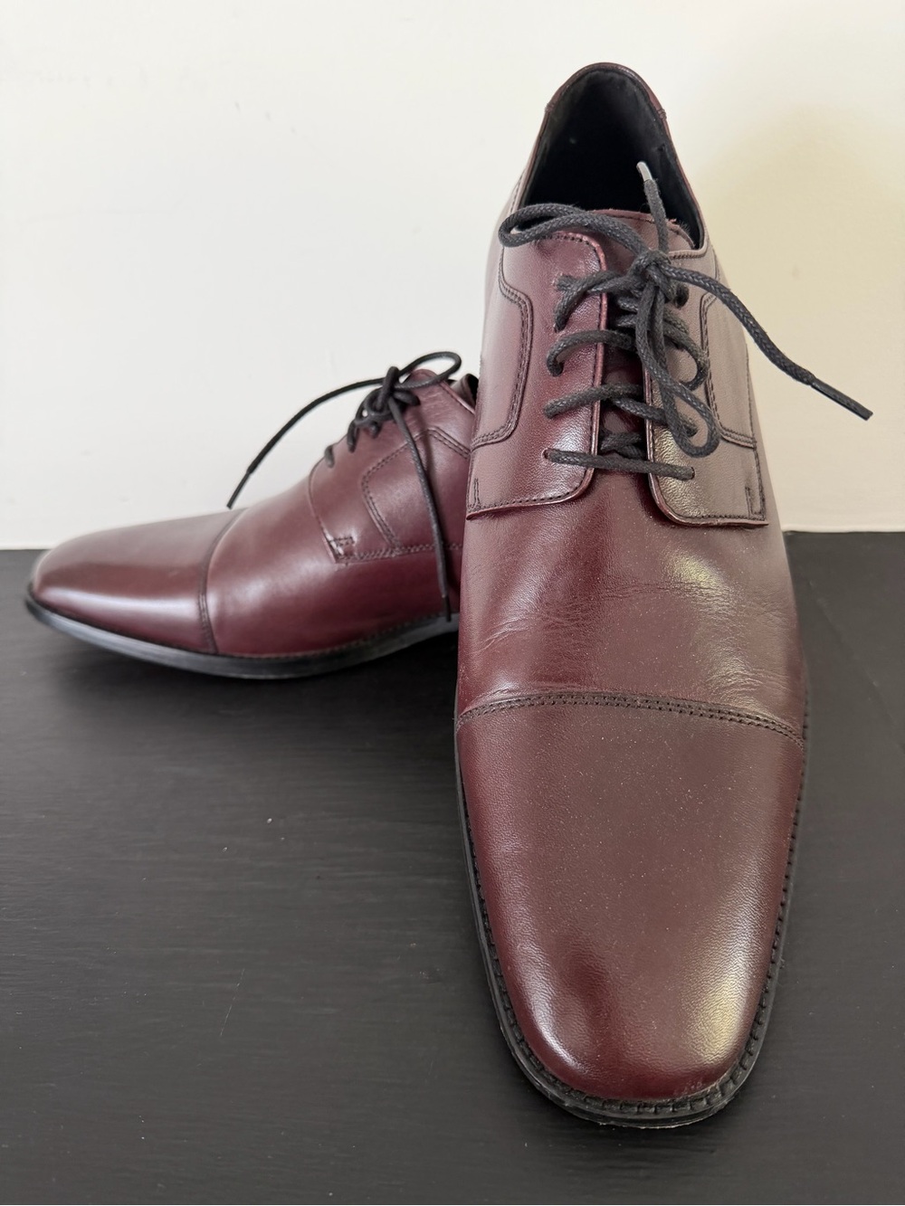 Johnston & Murphy Cap Toe Oxfords. Size 13M. Dark Brown. Near New Condition.